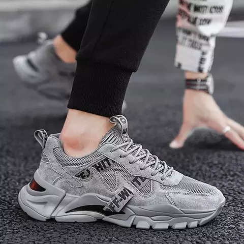 Sports shoes